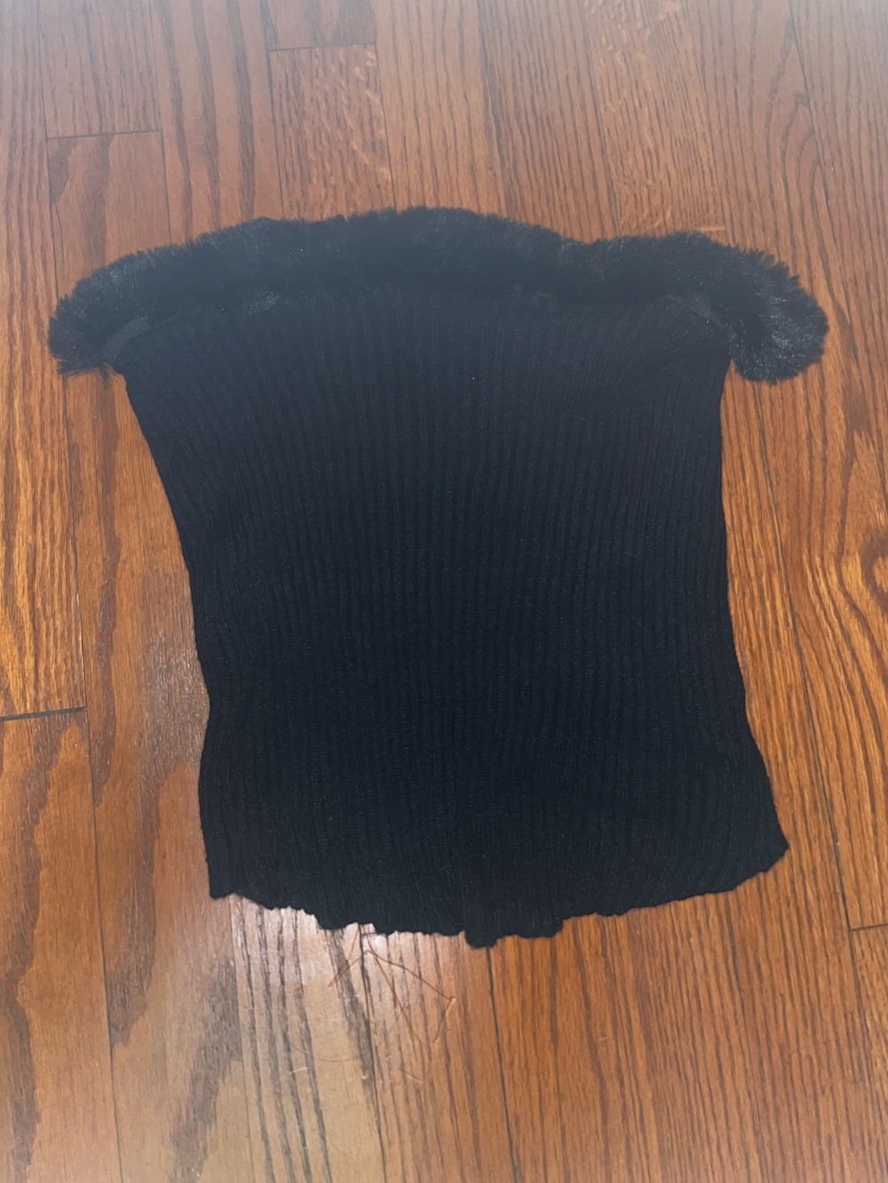 SHEIN Black Strapless Ribbed Tube Top with Faux Fur Trim
